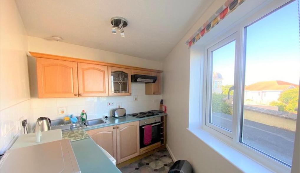 Cliff Court Apartments Торки Екстериор снимка