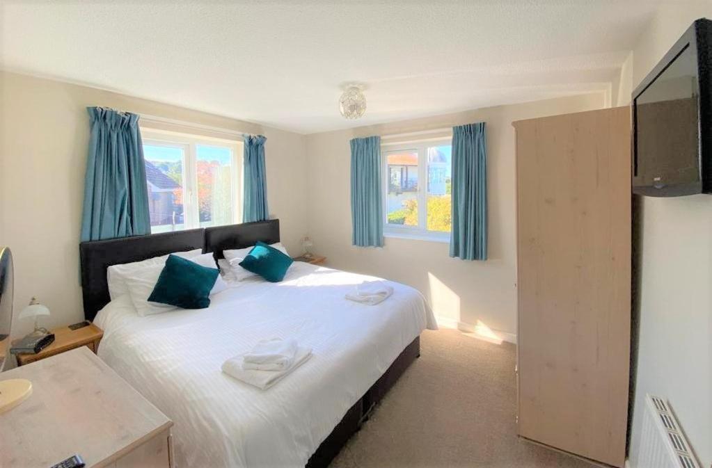 Cliff Court Apartments Торки Екстериор снимка